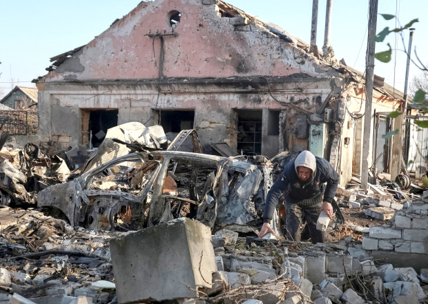 Ukraine faces ‘difficult choice’